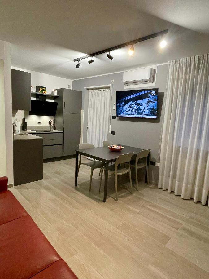 Rivacentro 2 Apartment Bagian luar foto